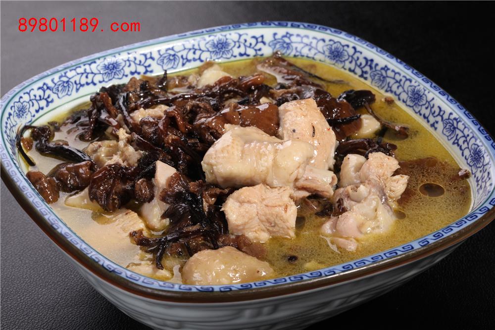 小鸡炖蘑菇